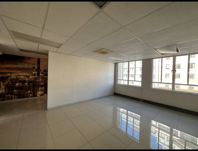 570M² OFFICE TO LET IN CAPE TOWN CITY CENTRE